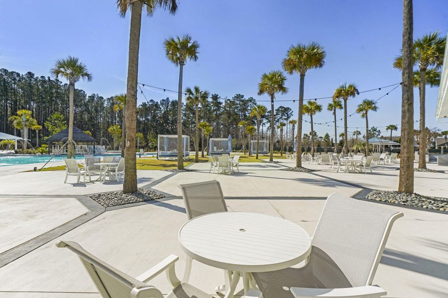 Community amenities in , Summerville (Image 37).