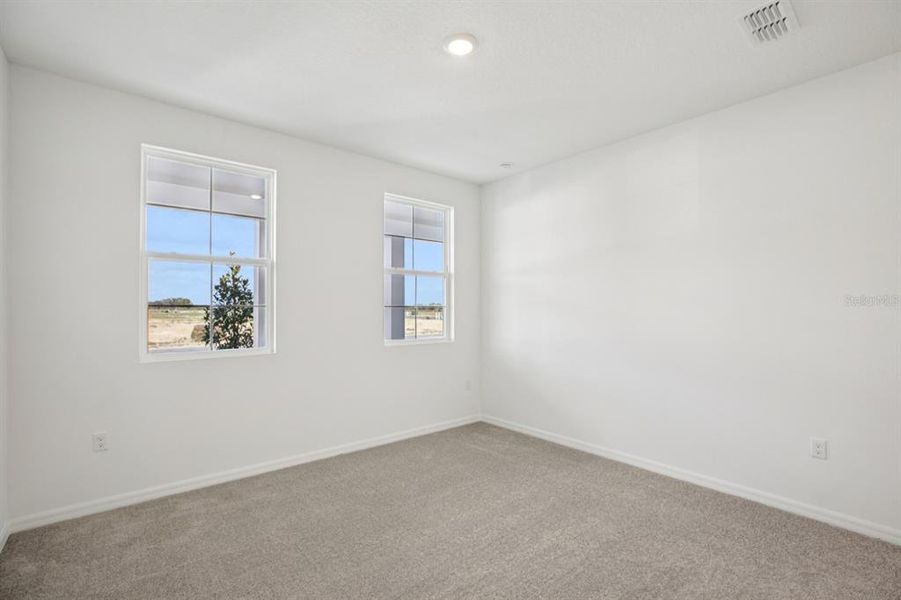 Spacious, unfurnished interior of a new home in , Mount Dora (Image 30).