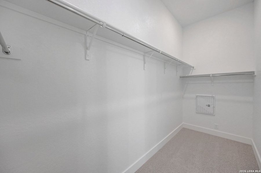 Spacious, unfurnished interior of a new home in Davis Ranch, San Antonio (Image 22).