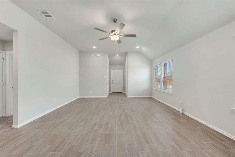 Spacious, unfurnished interior of a new home in Elevon, Lavon (Image 19).