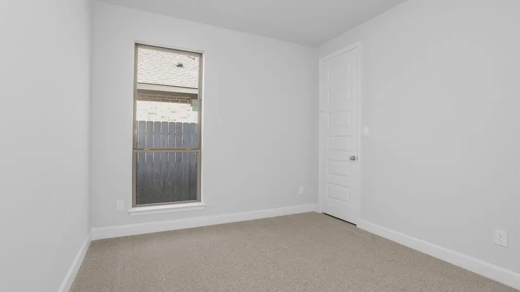 Spacious, unfurnished interior of a new home in Valencia, Manvel (Image 13).