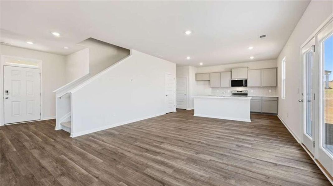 Spacious, unfurnished interior of a new home in Poplar Preserve, Newnan (Image 25). Spacious, unfurnished interior of a new home in Poplar Preserve, Newnan (Image 25).