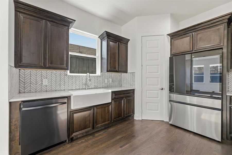 Furnished interior view inside a new home in , Dallas (Image 14).
