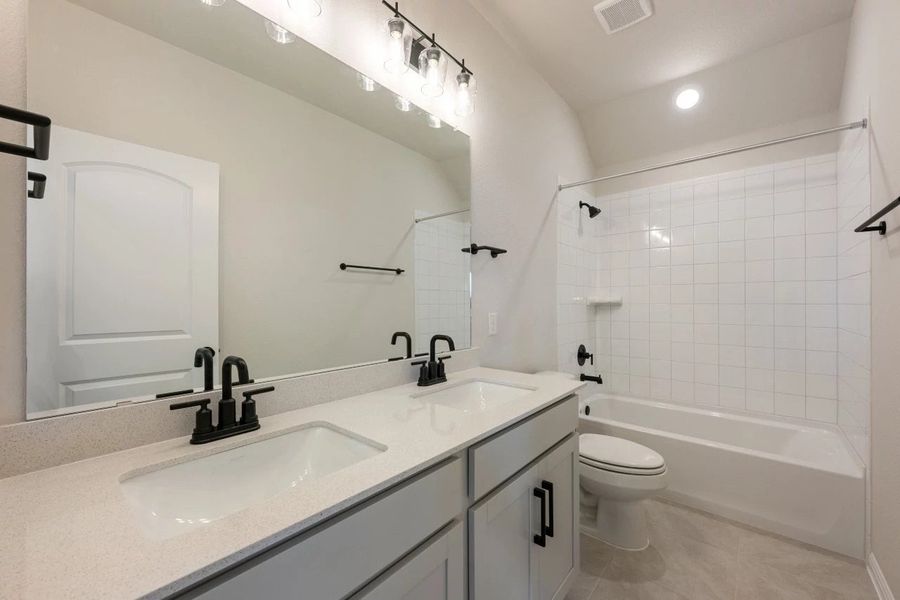 Furnished interior view inside a new home in Berry Creek Highlands, Georgetown (Image 31).