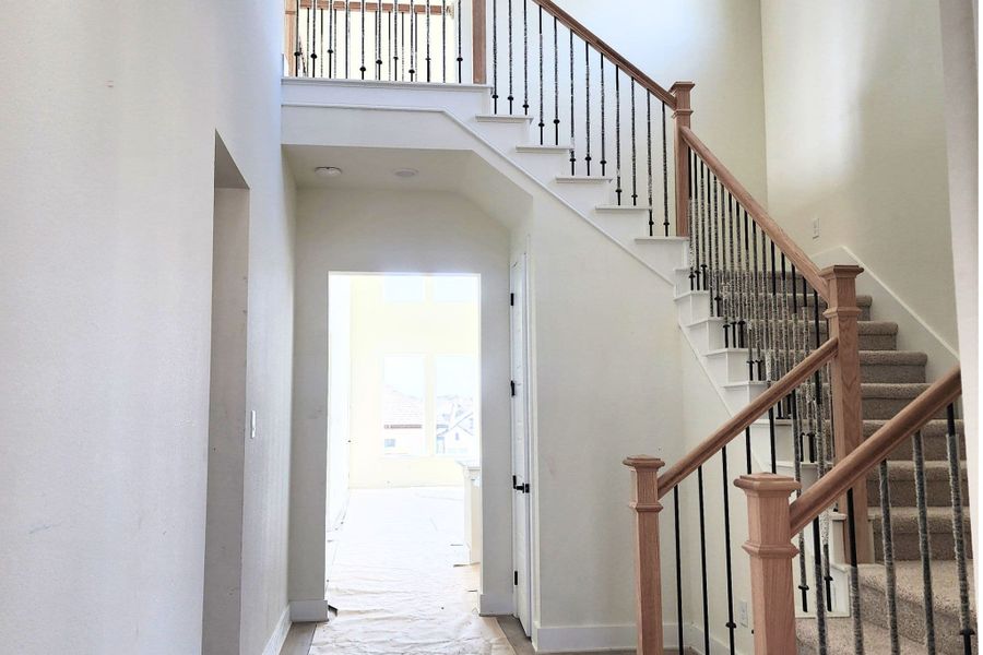 Spacious, unfurnished interior of a new home in Walsh, Fort Worth (Image 6).