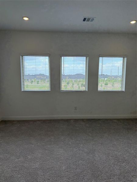 Spacious, unfurnished interior of a new home in Cross Creek West, Fulshear (Image 40).
