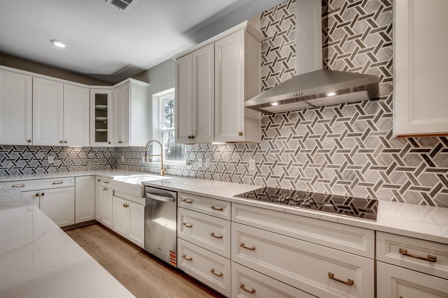 Representative furnished interior of a home built from the Reynolds by Beazer Homes in Marshfield, Longs (Image 9).