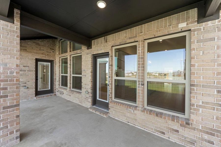 Exterior details and patio area of a home in Polo Ridge, Forney (Image 27).