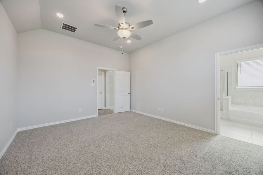 Spacious, unfurnished interior of a new home in Solterra Texas, Mesquite (Image 9). Spacious, unfurnished interior of a new home in Solterra Texas, Mesquite (Image 9).