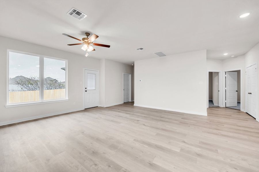 Spacious, unfurnished interior of a new home in The Village at Elm Creek, Troy (Image 20). Spacious, unfurnished interior of a new home in The Village at Elm Creek, Troy (Image 20).