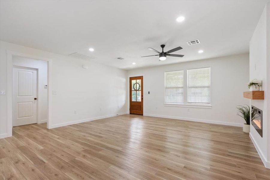 Spacious, unfurnished interior of a new home in , Waco (Image 15).