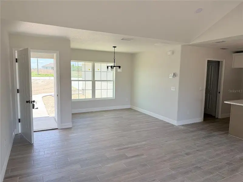 Spacious, unfurnished interior of a new home in , Ocala (Image 20).
