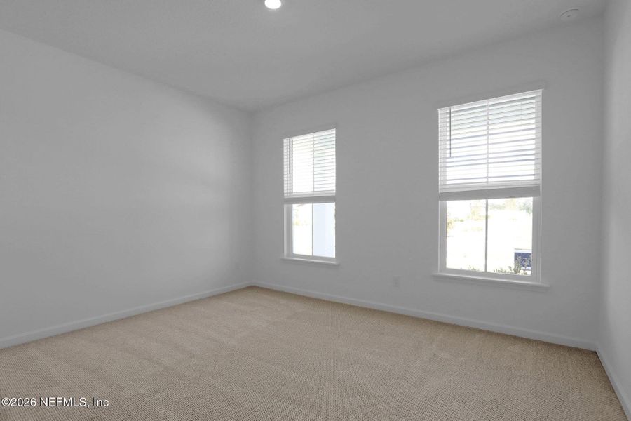 Spacious, unfurnished interior of a new home in Jennings Farm, Middleburg (Image 15).