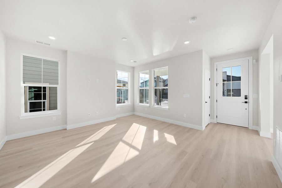 Spacious, unfurnished interior of a new home in Trumark Homes at Sterling Ranch, Littleton (Image 15).