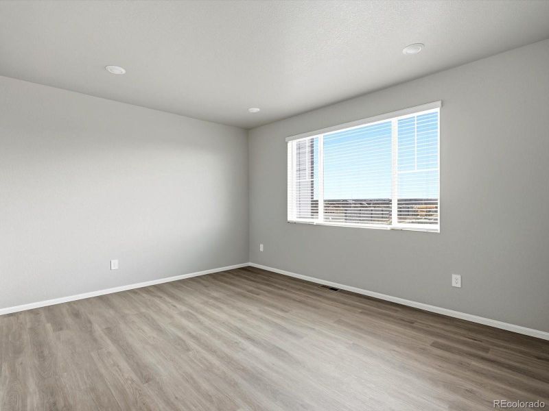 Spacious, unfurnished interior of a new home in York Station, Thornton (Image 15).