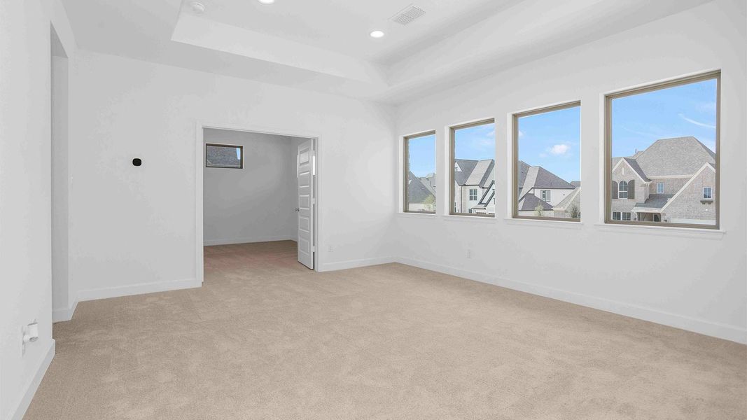 Spacious, unfurnished interior of a new home in Elyson, Katy (Image 6).