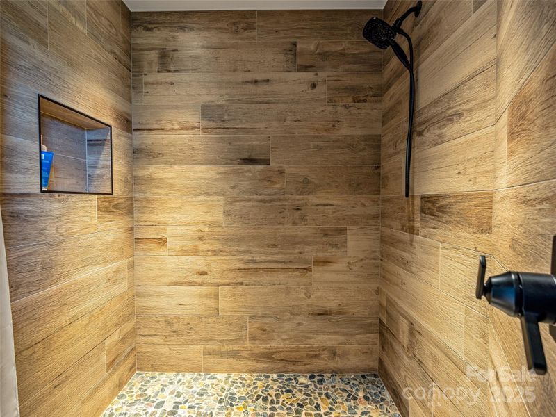 Image 43 of a home in .