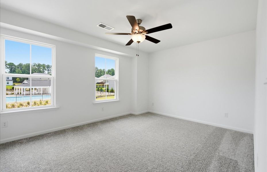 Spacious, unfurnished interior of a new home in Briarwood Reserve, Spartanburg (Image 28).