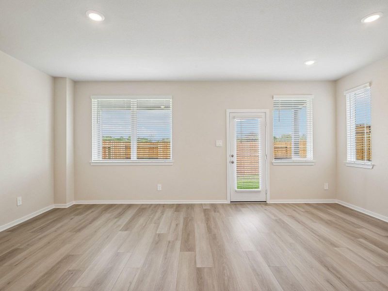Spacious, unfurnished interior of a new home in Parkway Commons - City Series, Missouri City (Image 31). Spacious, unfurnished interior of a new home in Parkway Commons - City Series, Missouri City (Image 31).