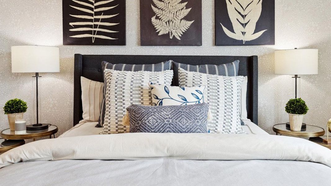 Representative furnished interior of a home built from the Freeport by D.R. Horton in Belhaven, Knoxville (Image 10).