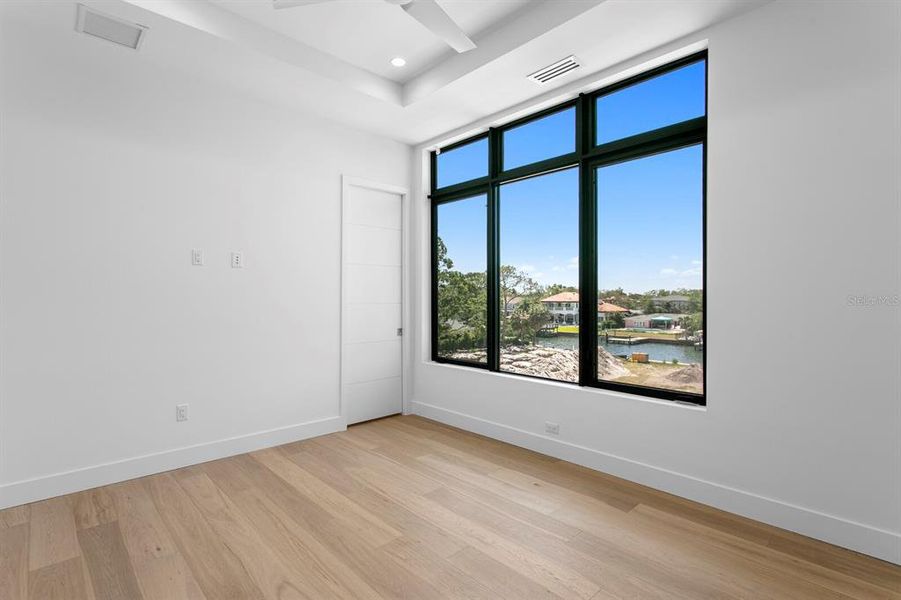 Spacious, unfurnished interior of a new home in , Tampa (Image 57).
