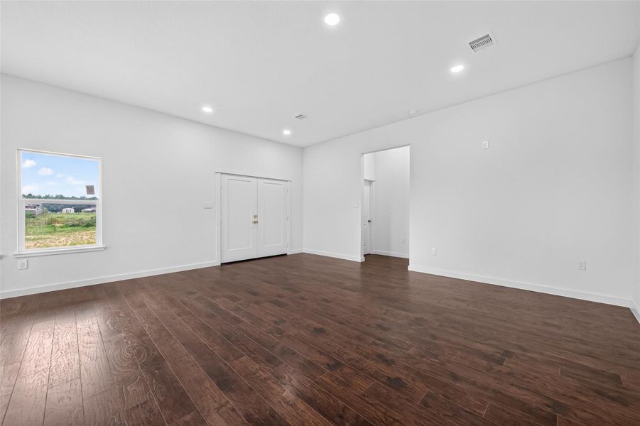 Spacious, unfurnished interior of a new home in , Cleveland (Image 14).