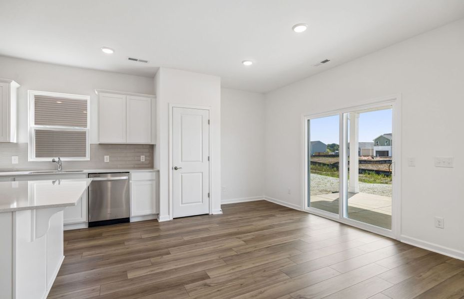 Spacious, unfurnished interior of a new home in Highlands of Carter's Station, Columbia (Image 29).