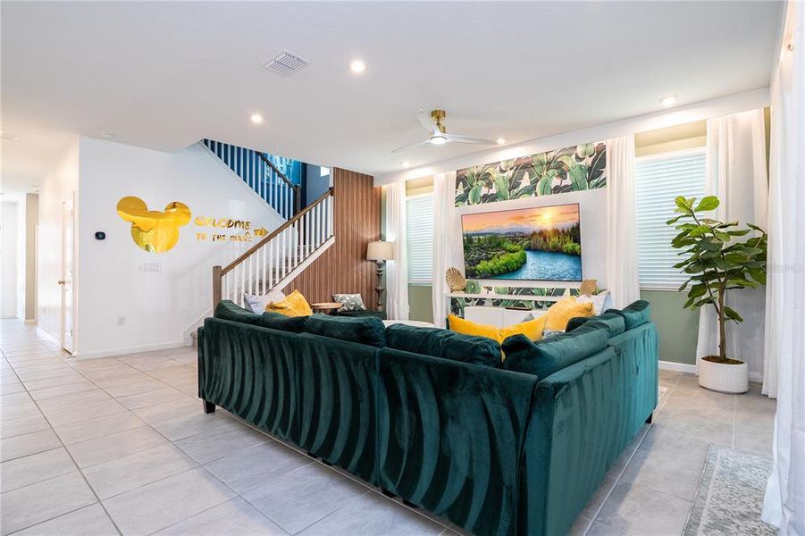 Furnished interior view inside a new home in , Kissimmee (Image 40).