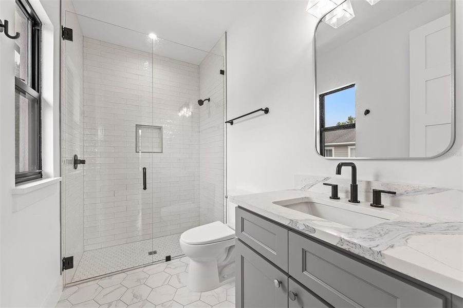 Furnished interior view inside a new home in , Orlando (Image 53).