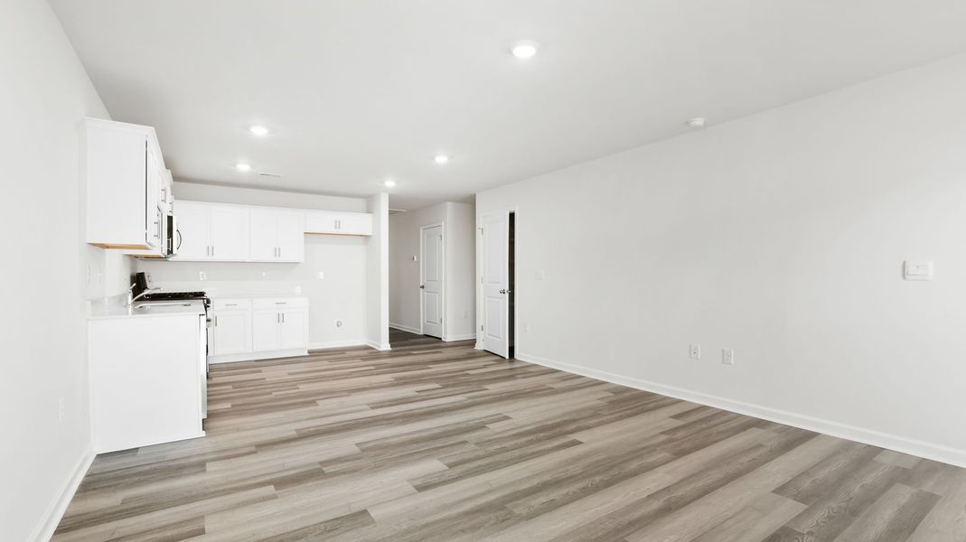 Spacious, unfurnished interior of a new home in Village Grove, Greenville (Image 20).