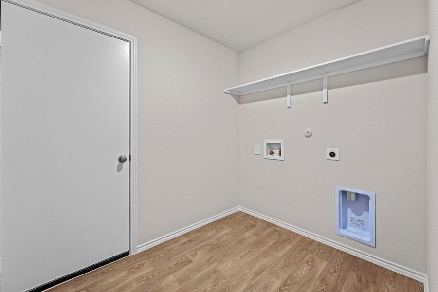 Spacious, unfurnished interior of a new home in Ladera, Luling (Image 13). Spacious, unfurnished interior of a new home in Ladera, Luling (Image 13).