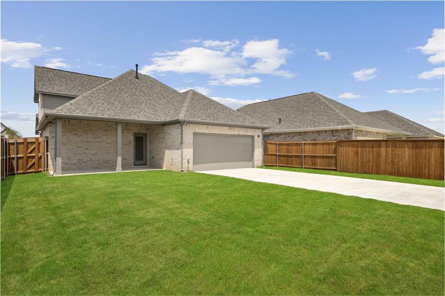 Front exterior of a new home in Dove Hollow, Waxahachie, TX, highlighting curb appeal (Image 18). Front exterior of a new home in Dove Hollow, Waxahachie, TX, highlighting curb appeal (Image 18).