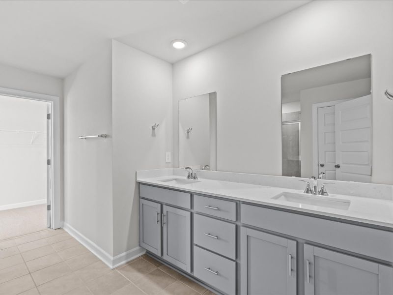 Furnished interior view inside a new home in Collier Ridge, Moore (Image 4).