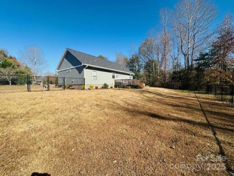 Exterior details and patio area of a home in , Grover (Image 19).
