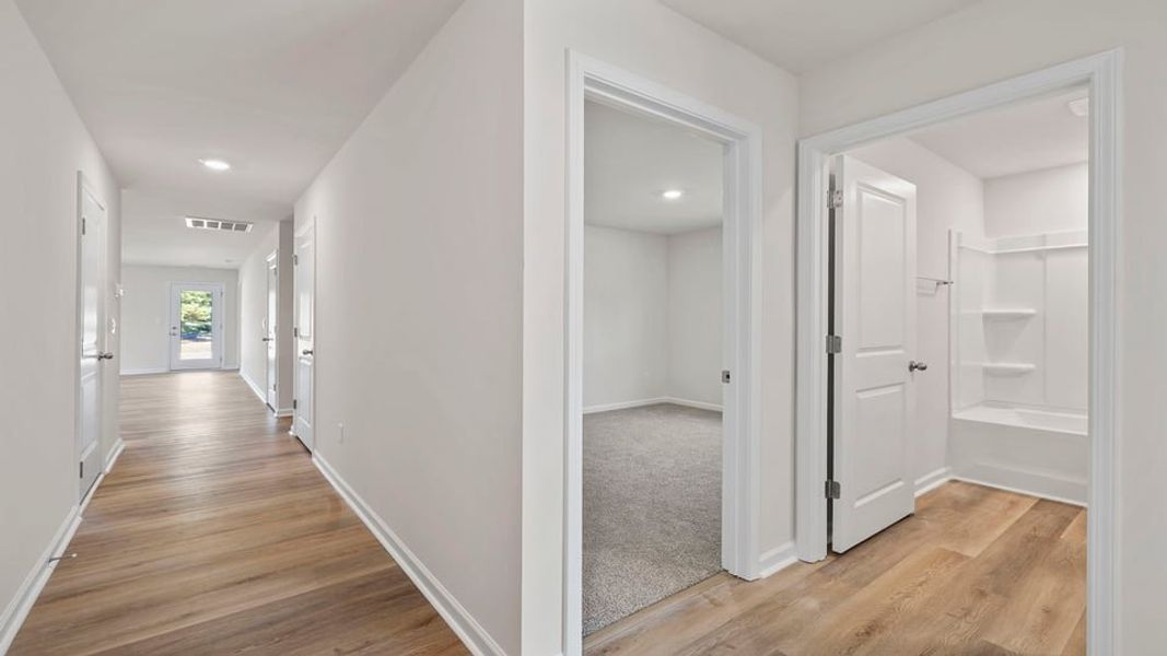 Spacious, unfurnished interior of a new home in Cloverdale Hills, Piedmont (Image 16).