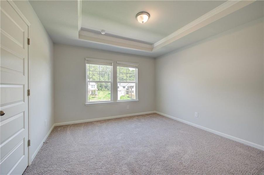 Spacious, unfurnished interior of a new home in Grandview at Millers Mill, Stockbridge (Image 16).