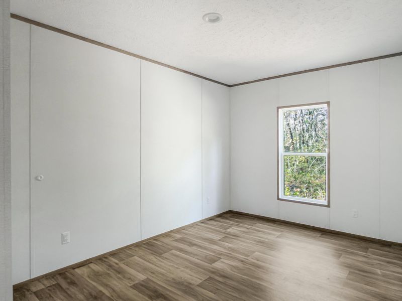 Spacious, unfurnished interior of a new home in , Walterboro (Image 27).