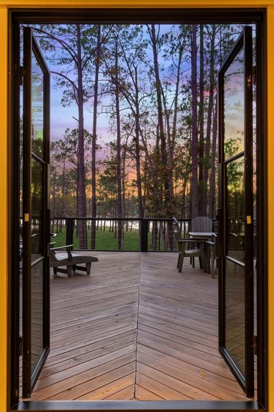 Exterior details and patio area of a home in , Brookeland (Image 24).