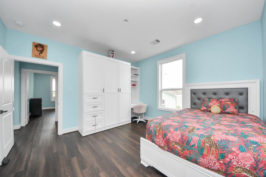 Furnished interior view inside a new home in , Dickinson (Image 10).