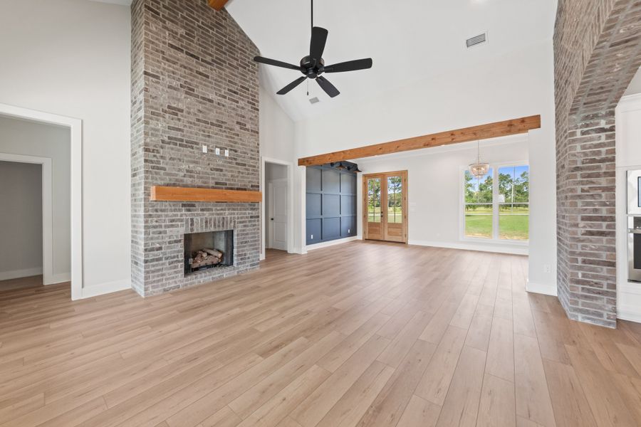 Representative unfurnished interior of a home built from the The Charlotte by Manuel Builders in Chapel Bend, Montgomery (Image 29).