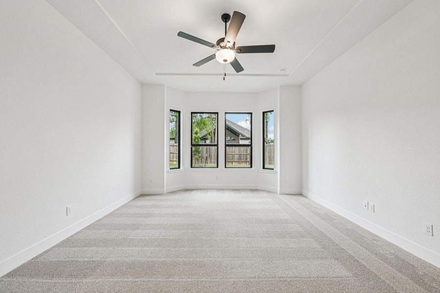 Spacious, unfurnished interior of a new home in Evergreen 60', Conroe (Image 24).