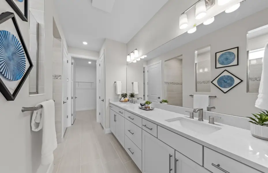 Furnished interior view inside a new home in Del Webb Oak Creek, North Fort Myers (Image 10).