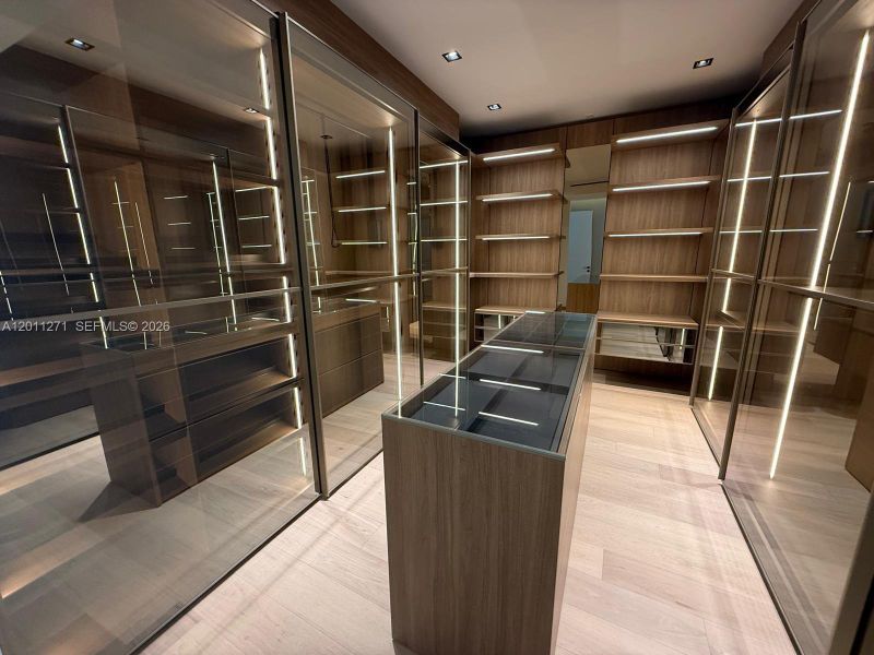 Community amenities in , Miami (Image 41).