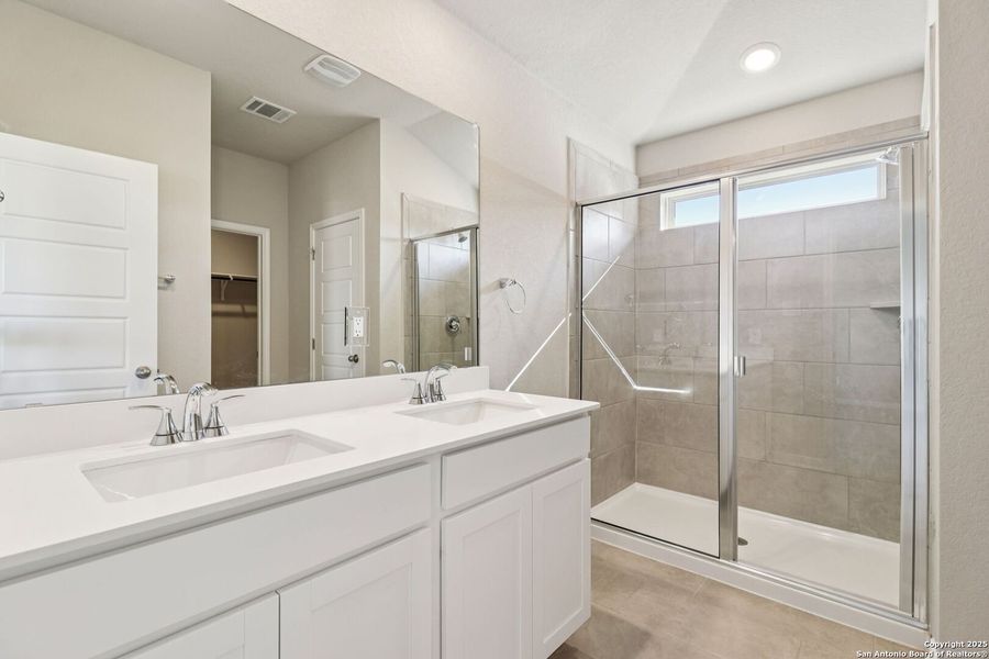 Furnished interior view inside a new home in Catalina, Converse (Image 11).