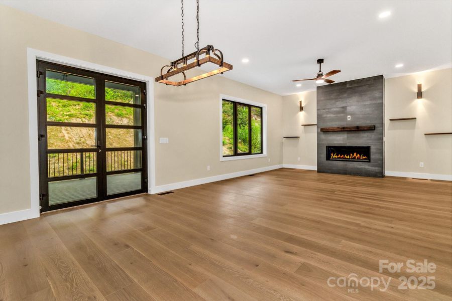 Spacious, unfurnished interior of a new home in , Fairview (Image 24).