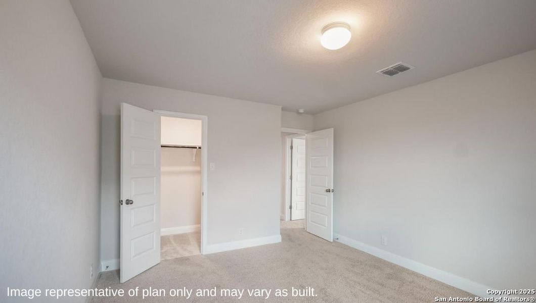 Spacious, unfurnished interior of a new home in Brookstone Creek, San Antonio (Image 11).