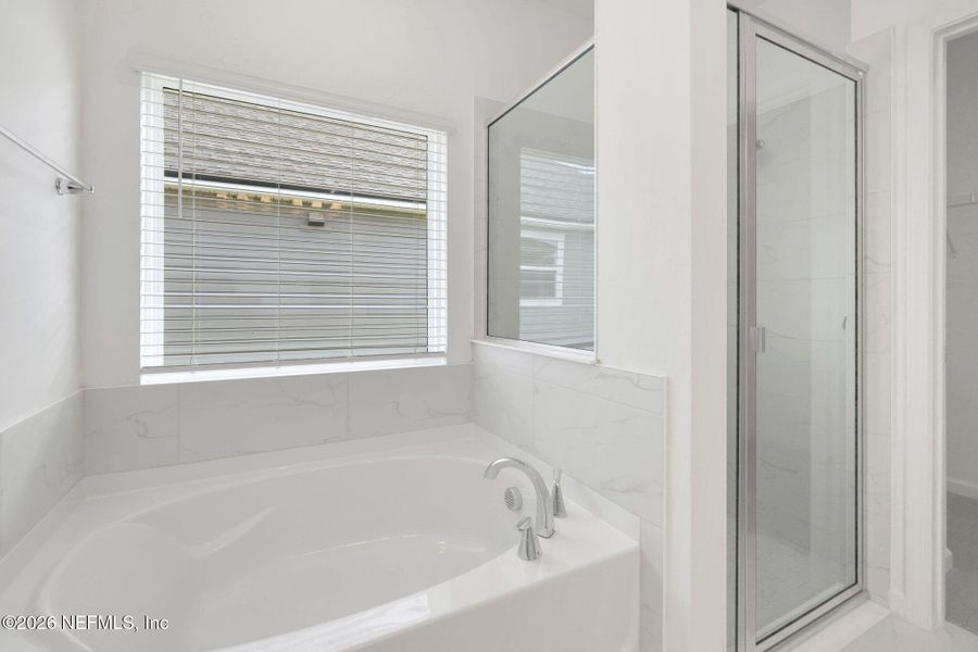 Close-up of interior finishes inside a home in Jennings Farm, Middleburg (Image 18).