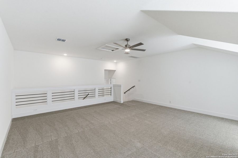 Spacious, unfurnished interior of a new home in Mesa Western, Cibolo (Image 34).