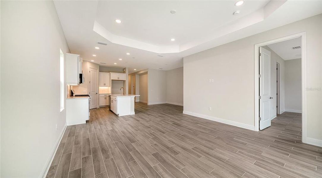 Spacious, unfurnished interior of a new home in Canoe Creek, Parrish (Image 30).