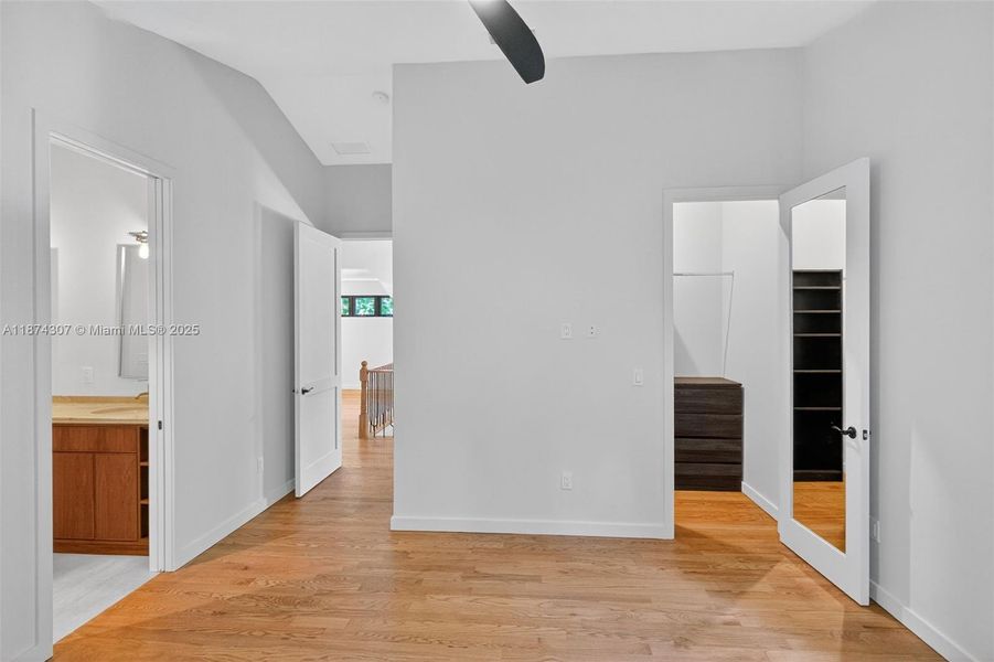 Spacious, unfurnished interior of a new home in , Miami (Image 42).